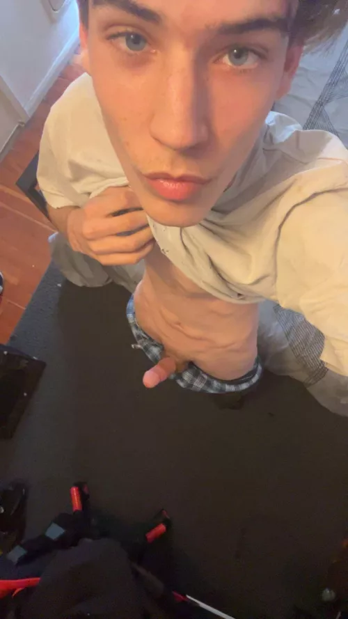 Hmu by Prestigious-Pitch-30