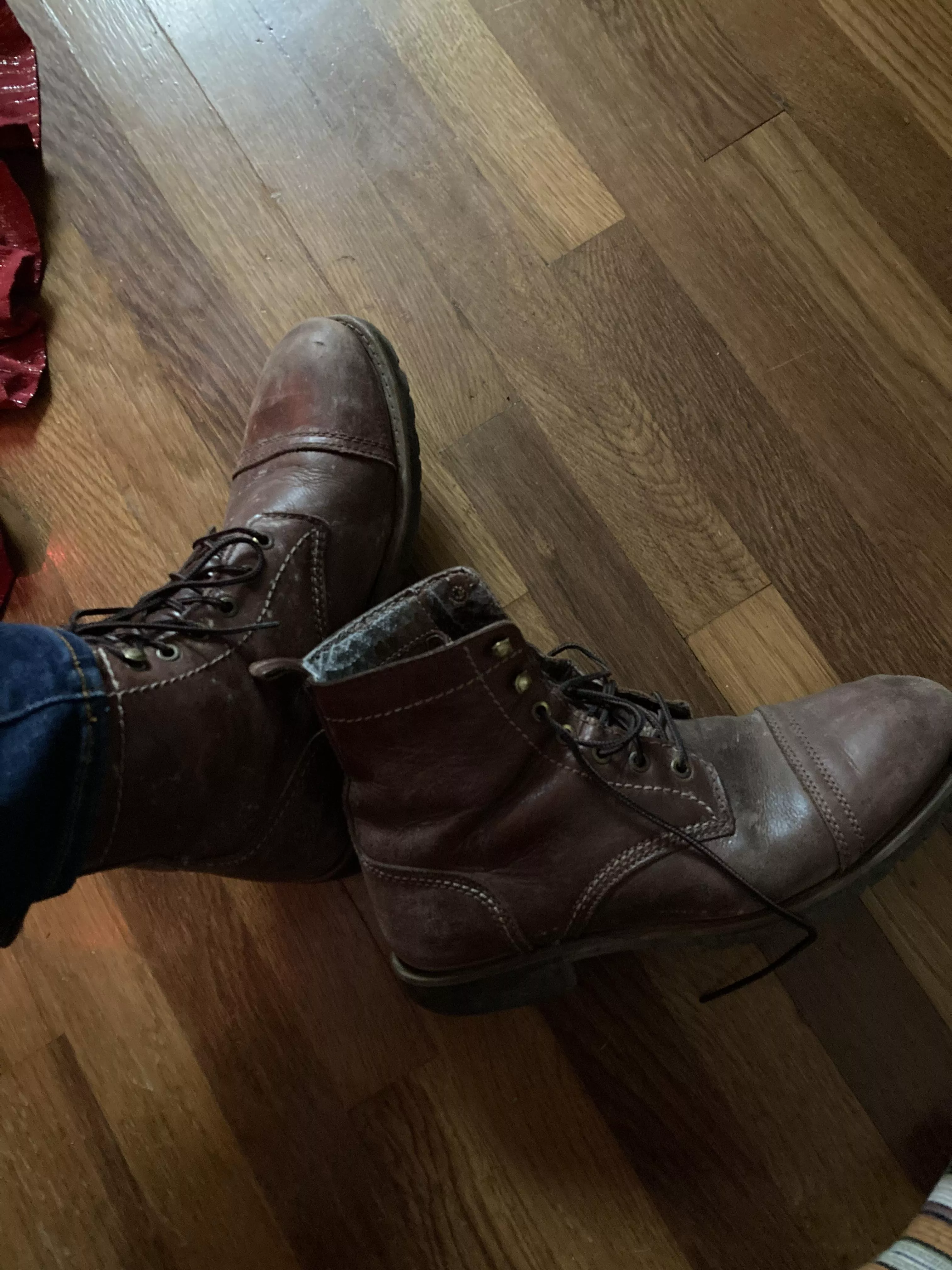 Need help identifying these boots posted by shurik1