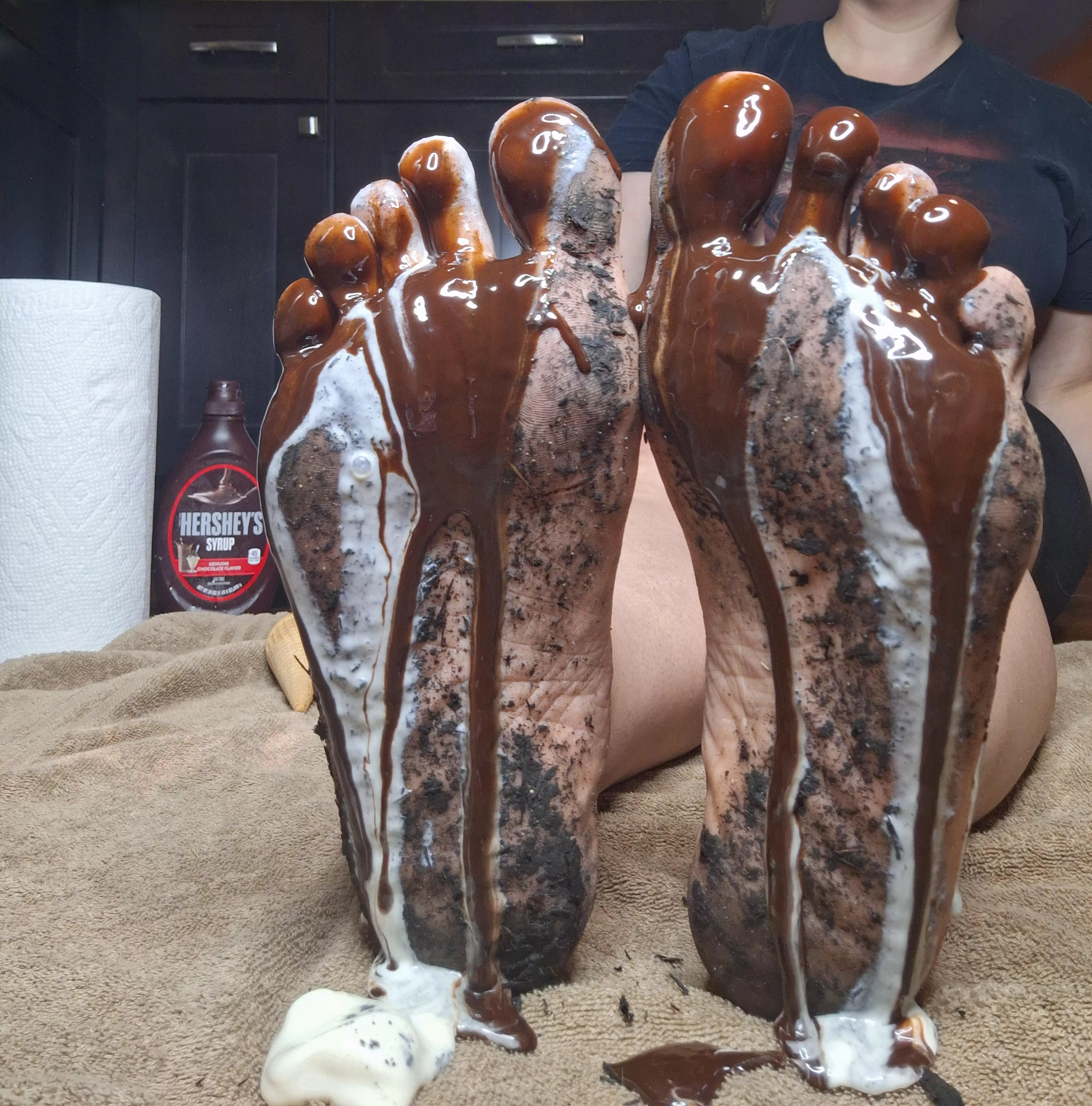 Oreo sundae soles 🤤 posted by elenastoes98