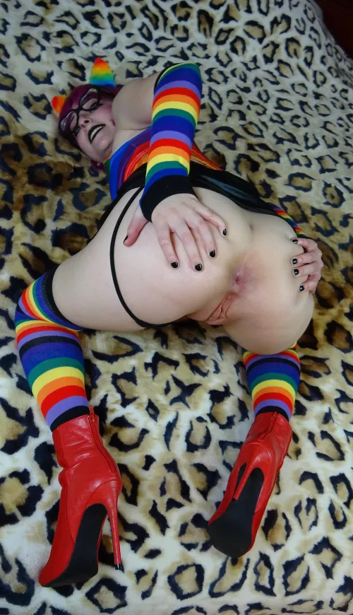 [Sext] or [cam] with me! 💕 I'm a [fet]ish friendly switch [dom] [sub] who loves [GFE], custom [vid]s, and dick [rate]s! 😈 (pricing below) by _mymindbreaks