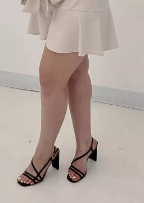 Short skirt and heels is a cute combination, right? by starsodreamy