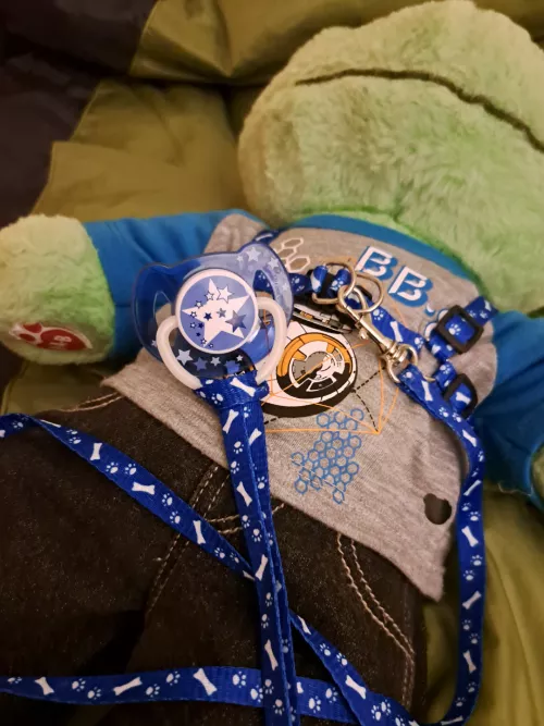 Snuggles by MysteryDude13