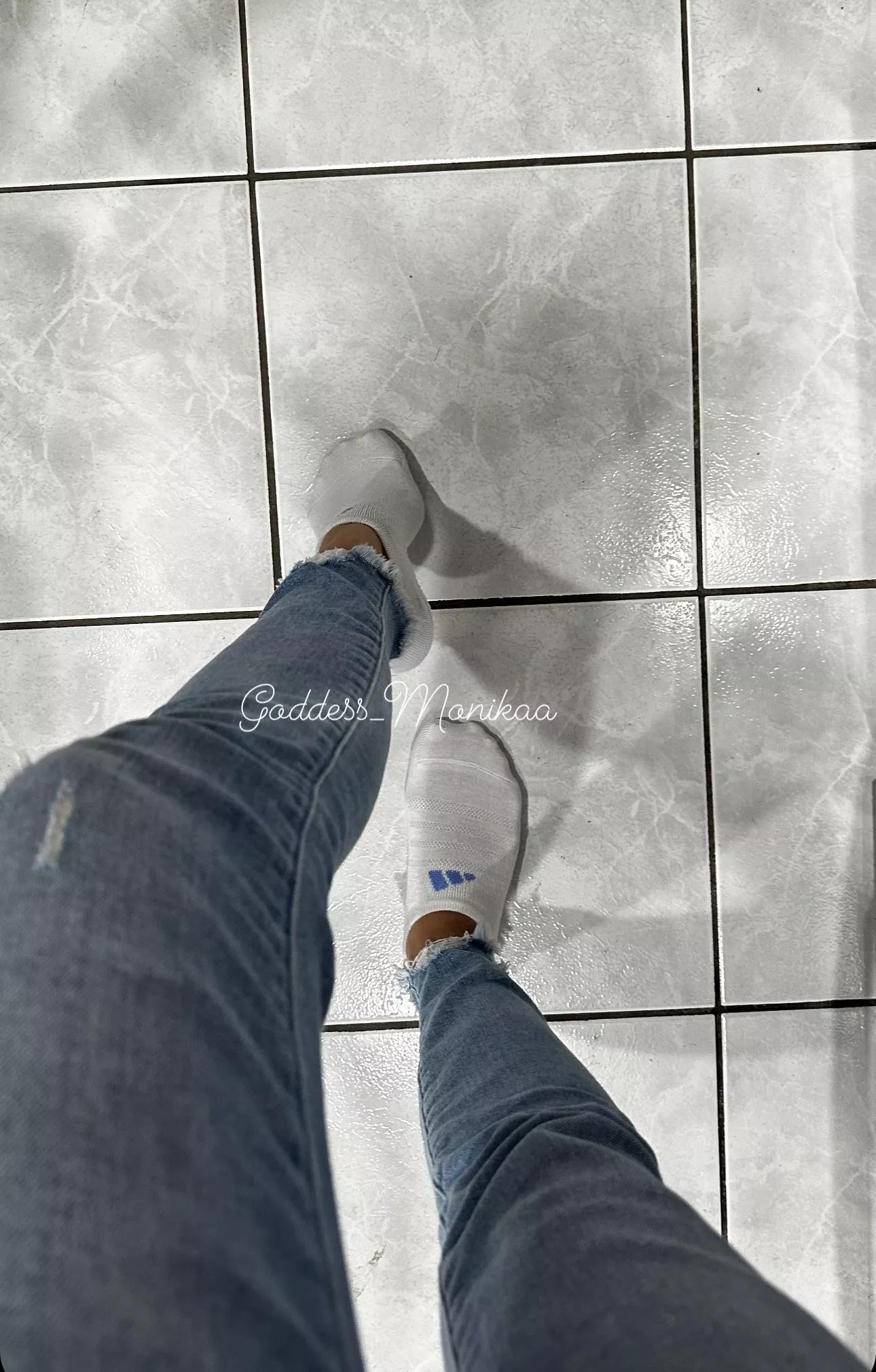 Soft adidas socks (US based free shipping) proof of wear and tracking info posted by xxGoddess_Monikaxx