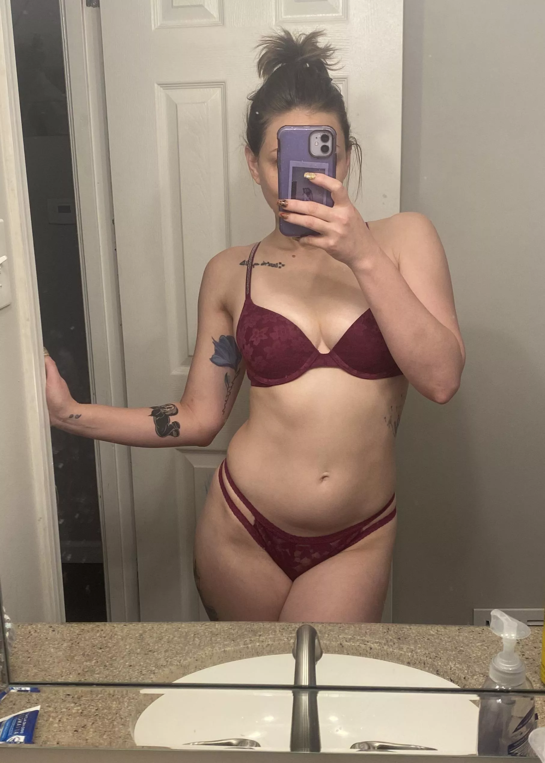 Start your week off right… with me! posted by Fun_Housewife