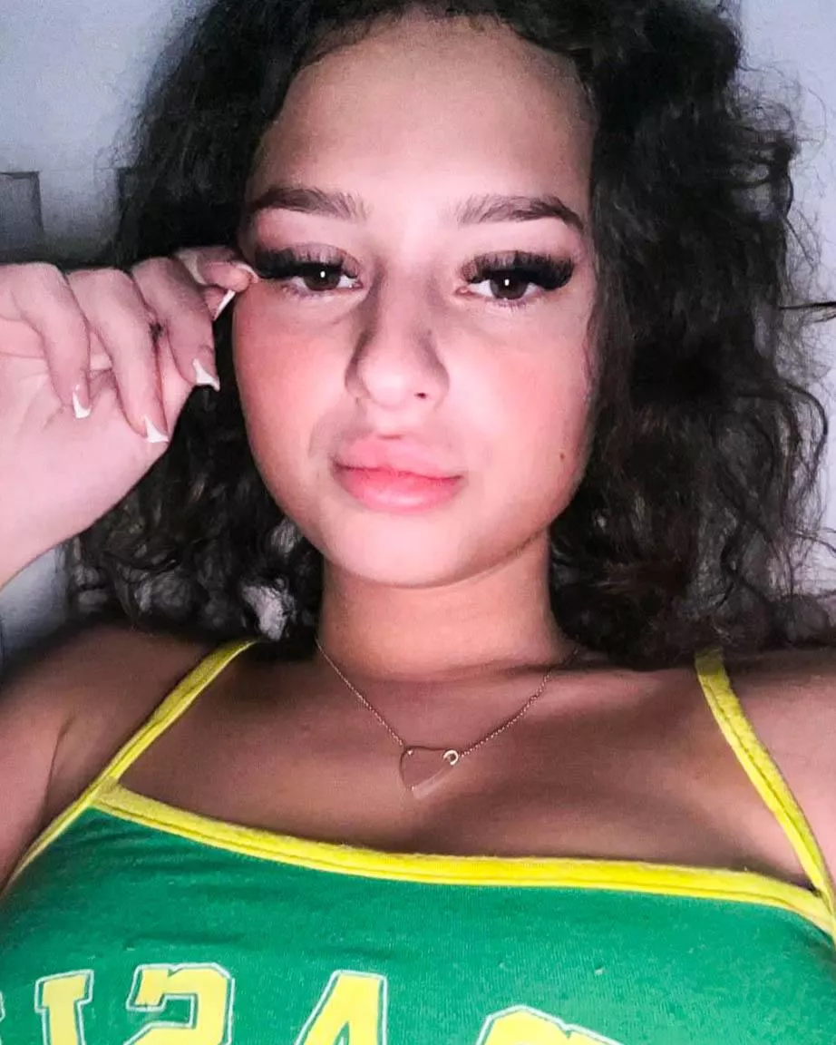 The kind of girl you wanna wake up to every morning posted by wokeupfrench