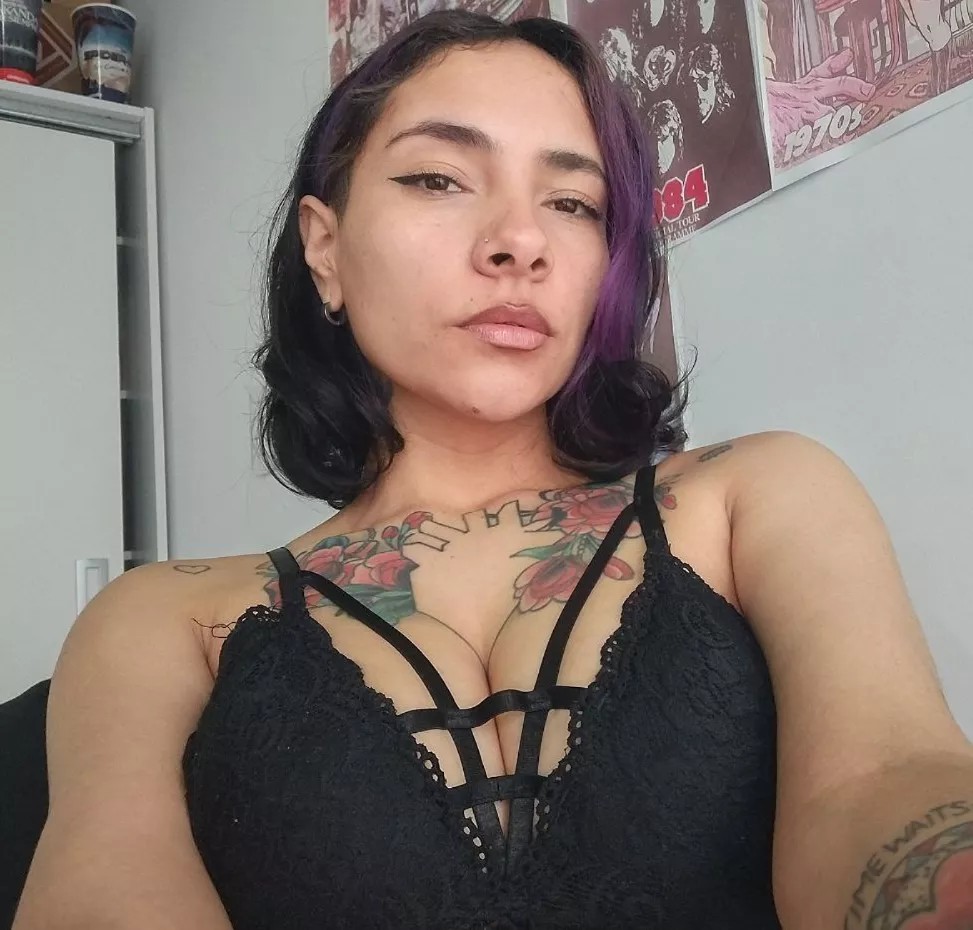 Trying to be sexy for you posted by SadlyFriendly