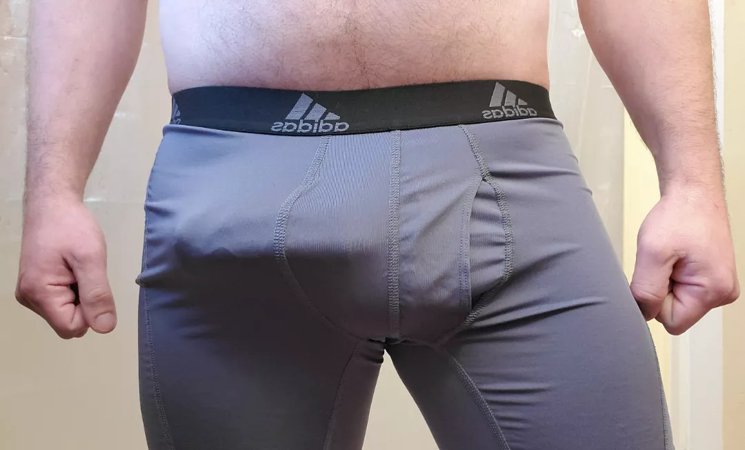 You can even see some vein😉 posted by PapaSparkysHorniAlt