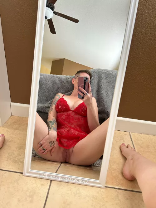 You’re more than welcome to taste this MILFs pussy by TemptingTreat92