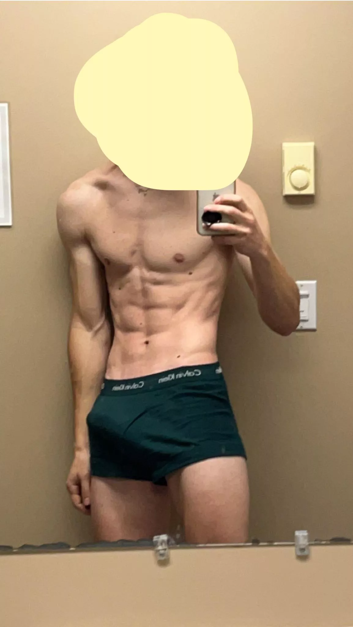 18 Hmu if fit 20> posted by Suspicious-Cut5285