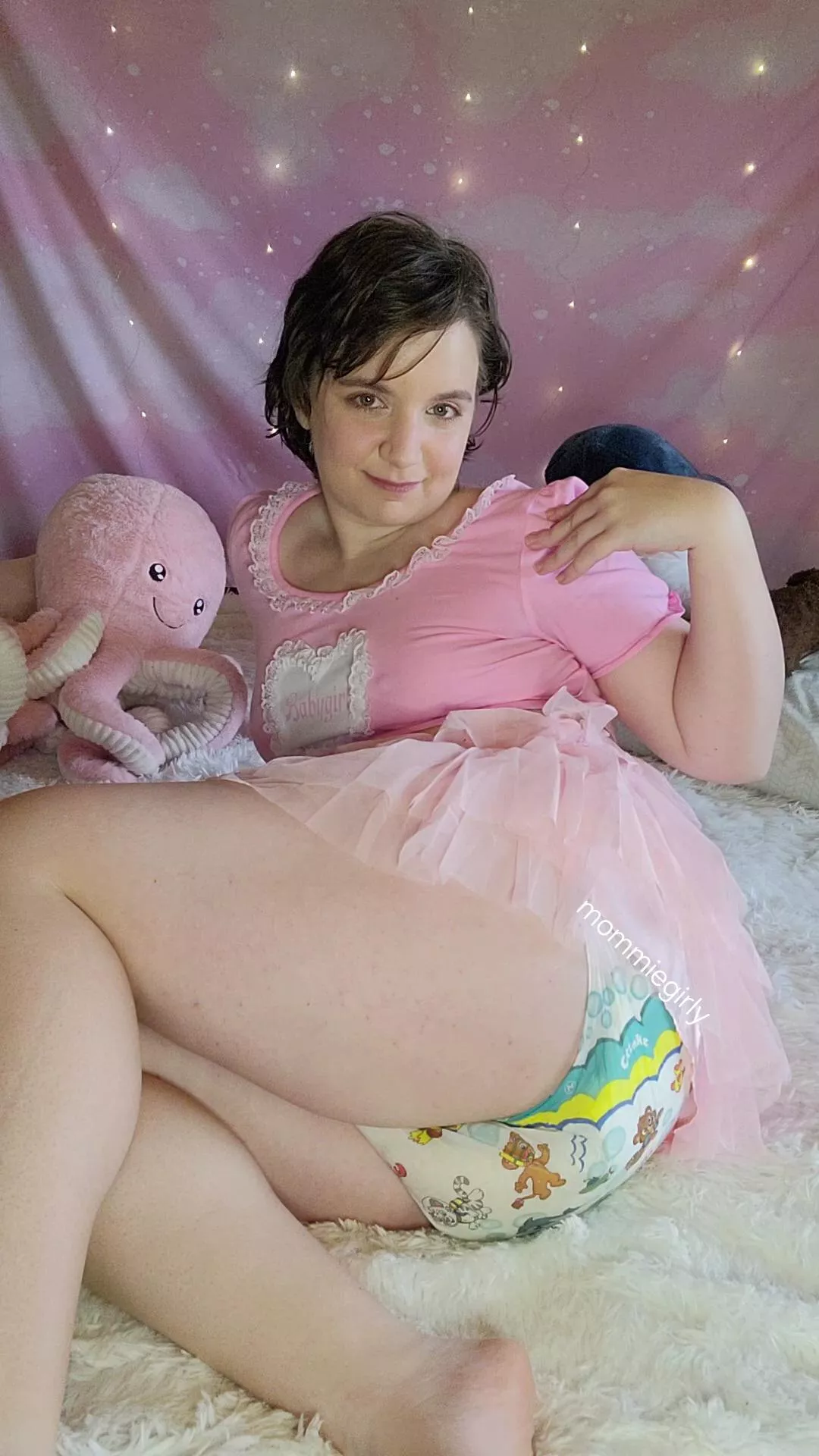 A lil upskirt diaper for you 👀 posted by mommie_girly