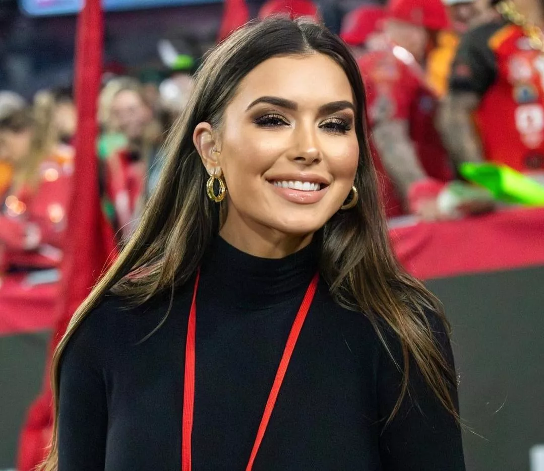 Aileen Hnatiuk posted by ReyMarbella