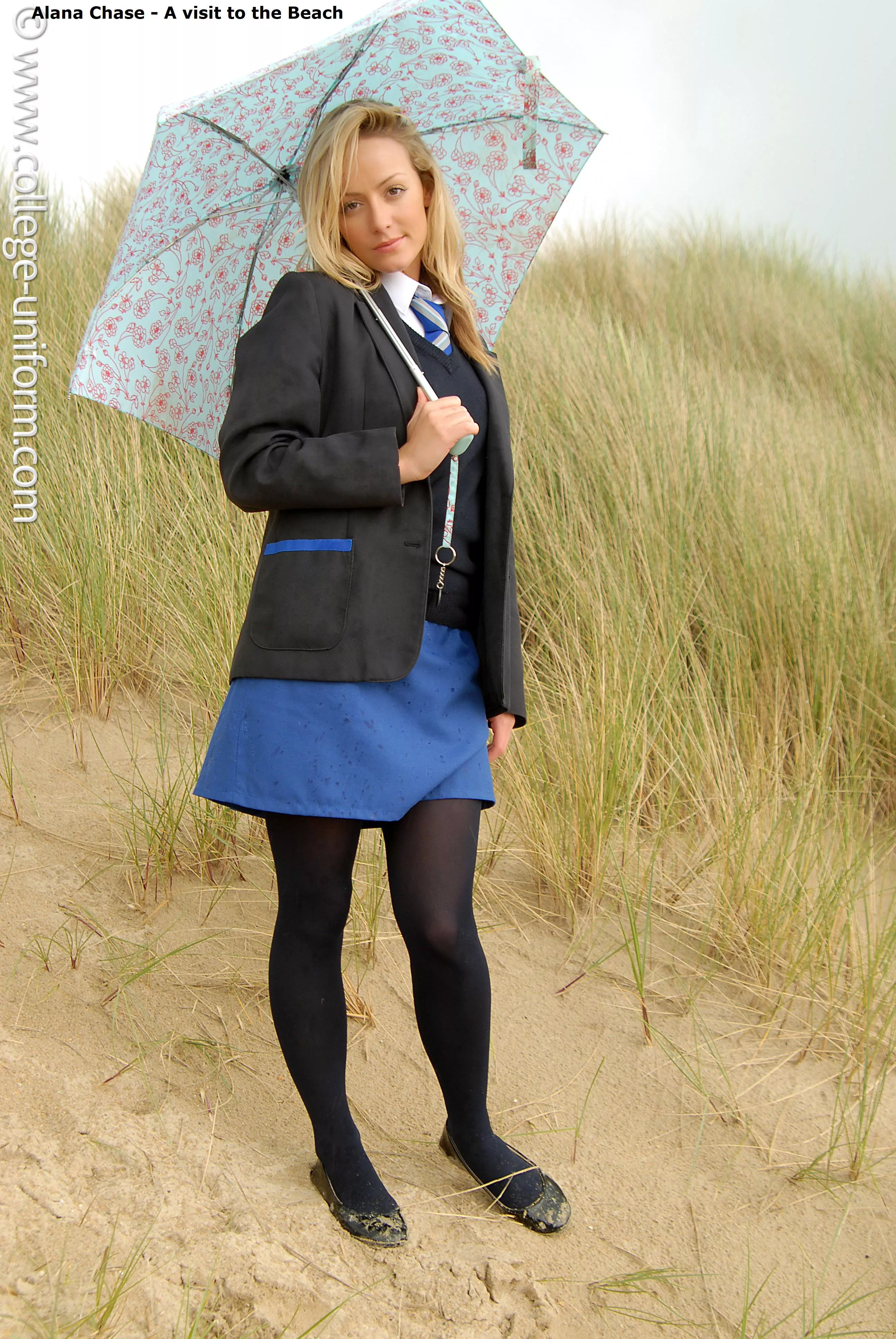 Alana Chase - A visit to the Beach posted by fap01