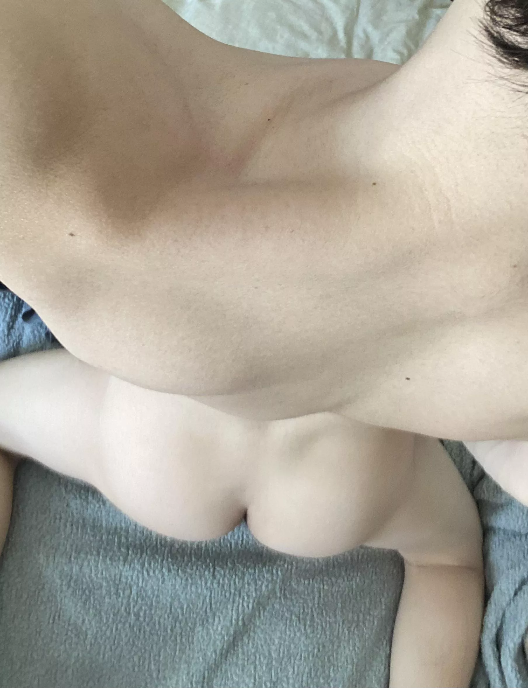 Anyone like 🍑? posted by Aahahathrowaway