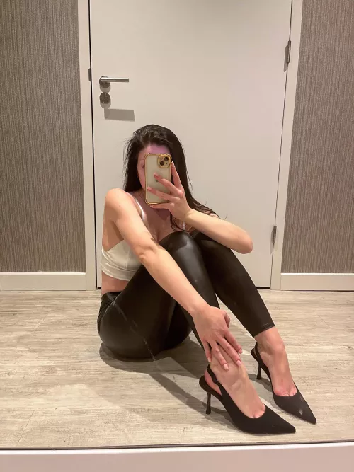 Are these heels a yes or no? by Myla_feet