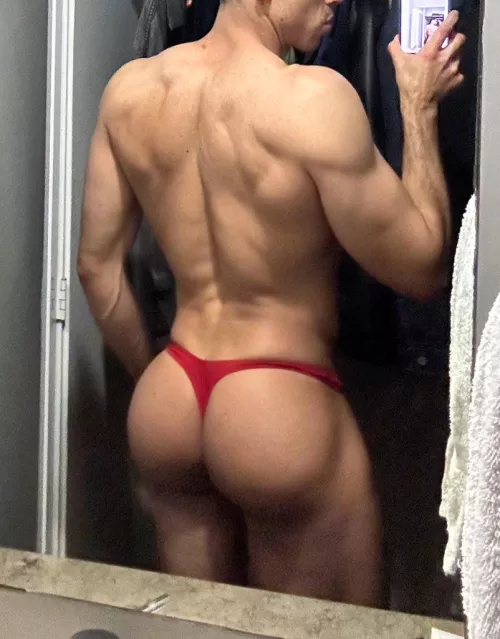 Ass getting bigger by Assthletic_