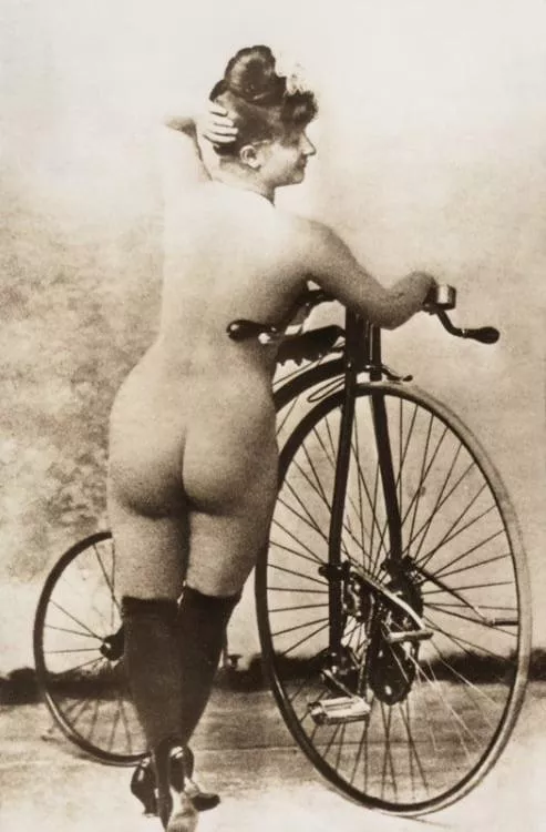 Dear Henny, After discussion with me about your group of friends, cousin Fanny has decided to form her own naturist group with the ladies from her salon. Today she returned from what must have been a most thrilling bike ride! posted by boondocks456