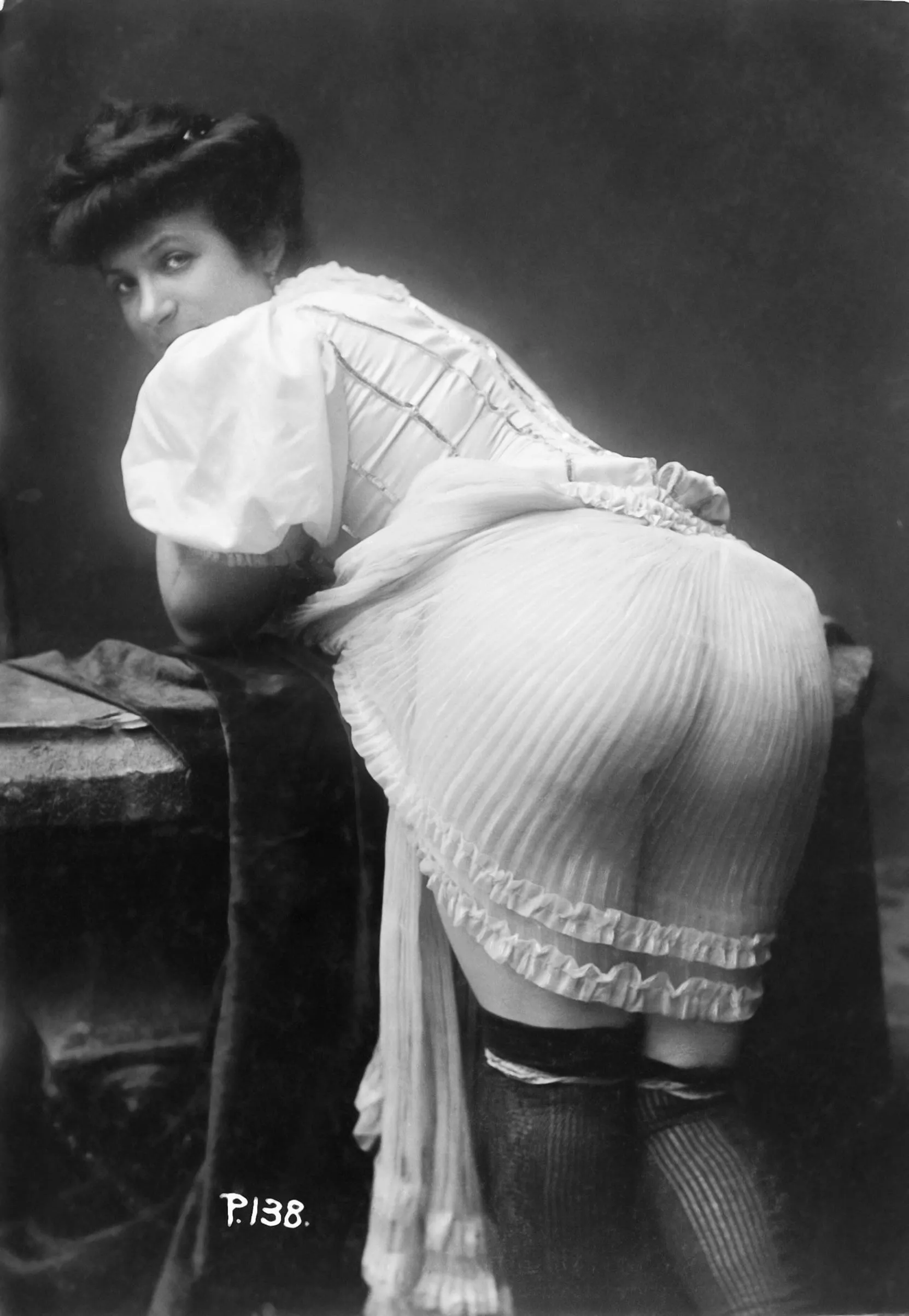 Dear Henny, I spent another delightful weekend with your cousin Fanny. She has some intriguing wardrobe choices she shared with me, and I can’t wait to have you try out some similar patterns when I get home. posted by boondocks456