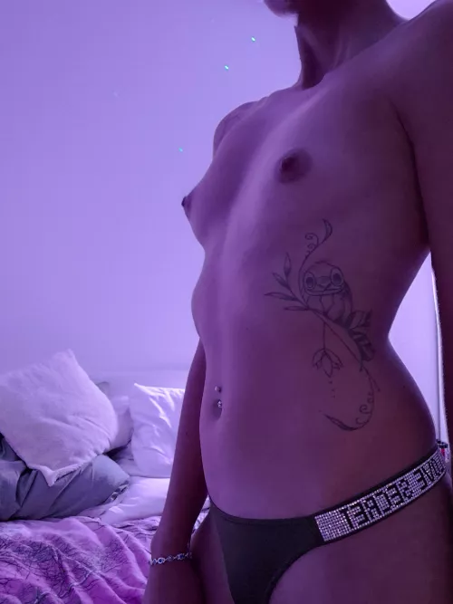 Definetly not what is conventionally by Lipstick_lovere