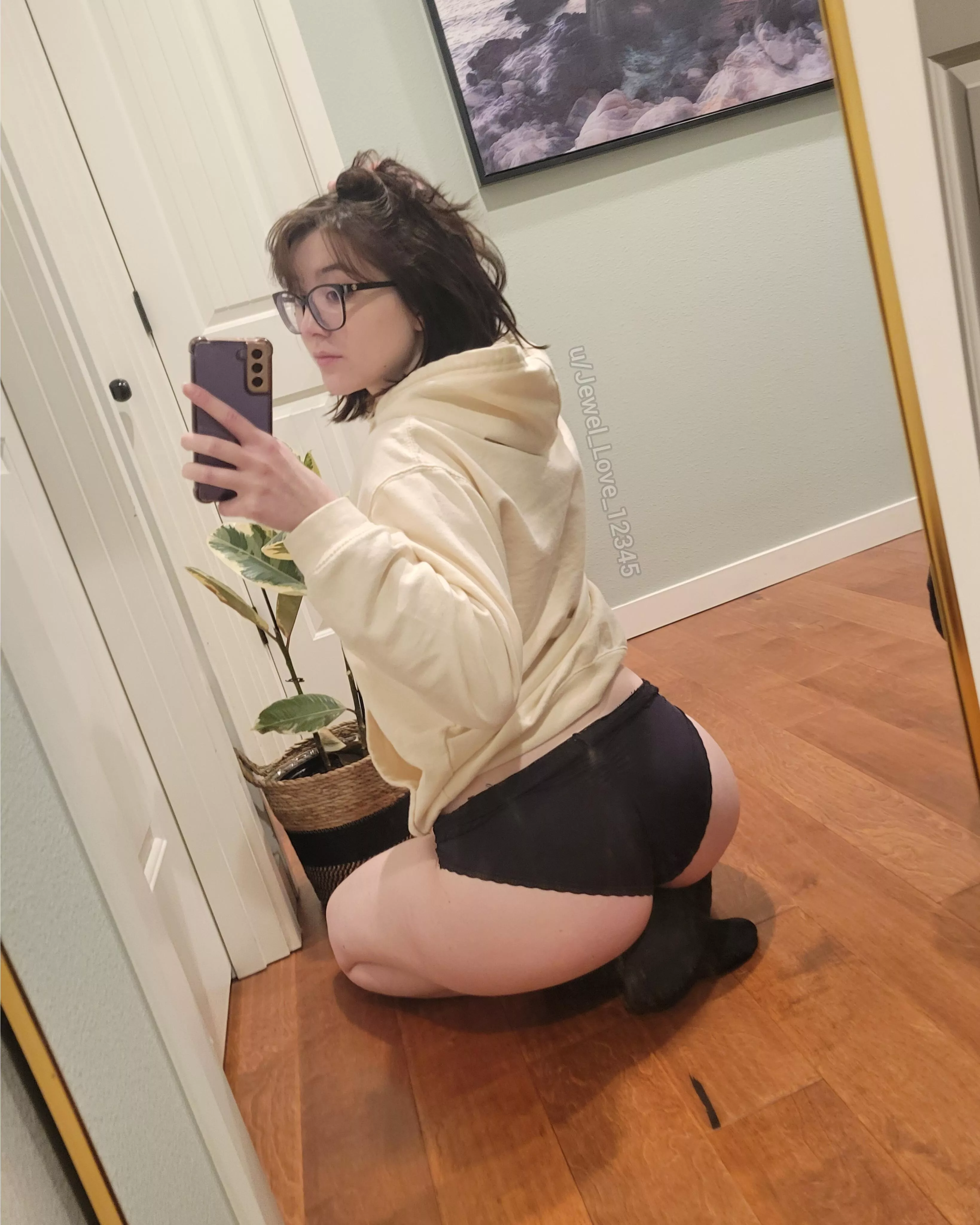 Do you like seeing me on my knees? posted by Jewel_Love_12345