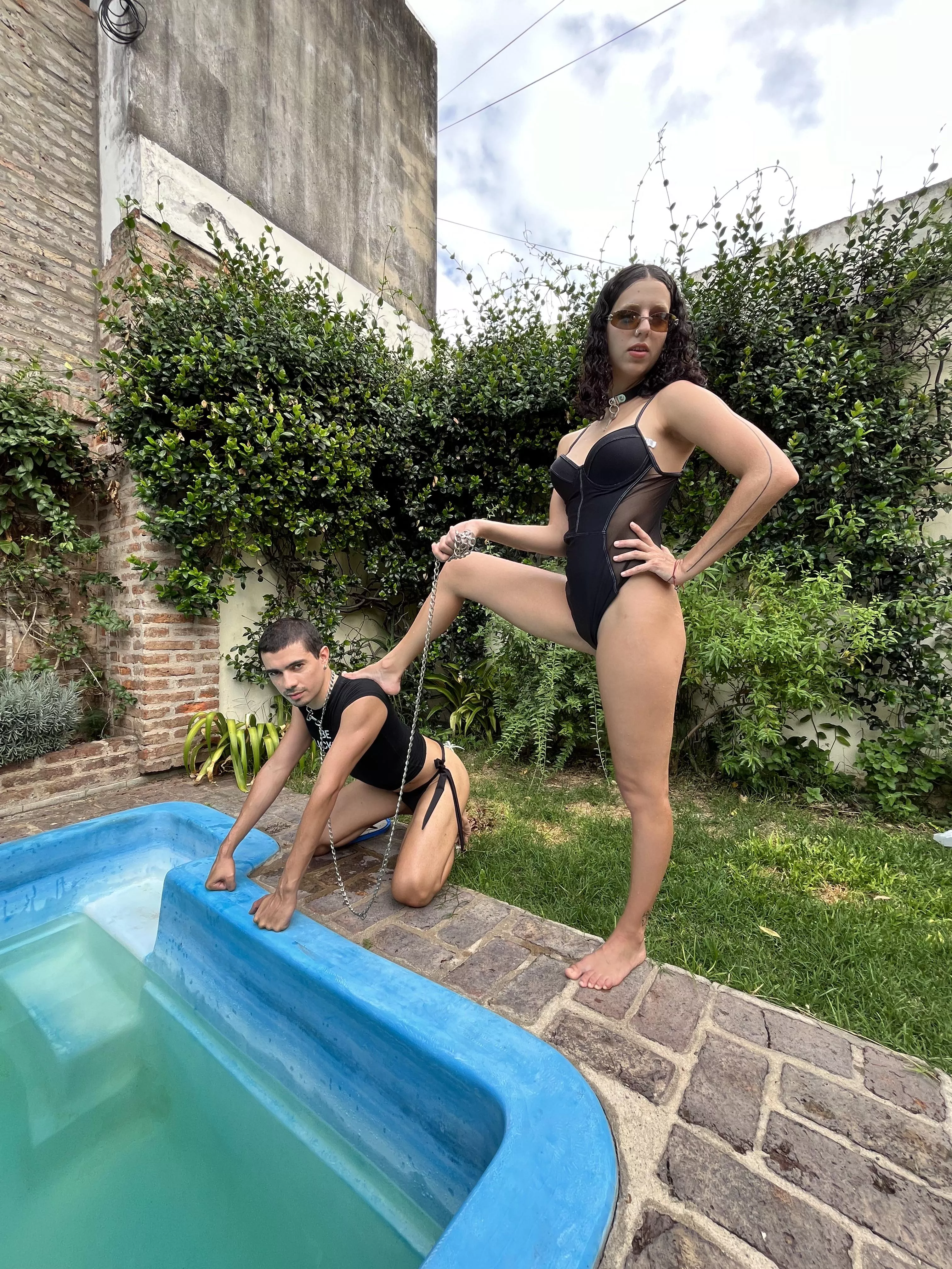 [domme] my dog is thirsty for some fun in the pool posted by Domme_sexsiren