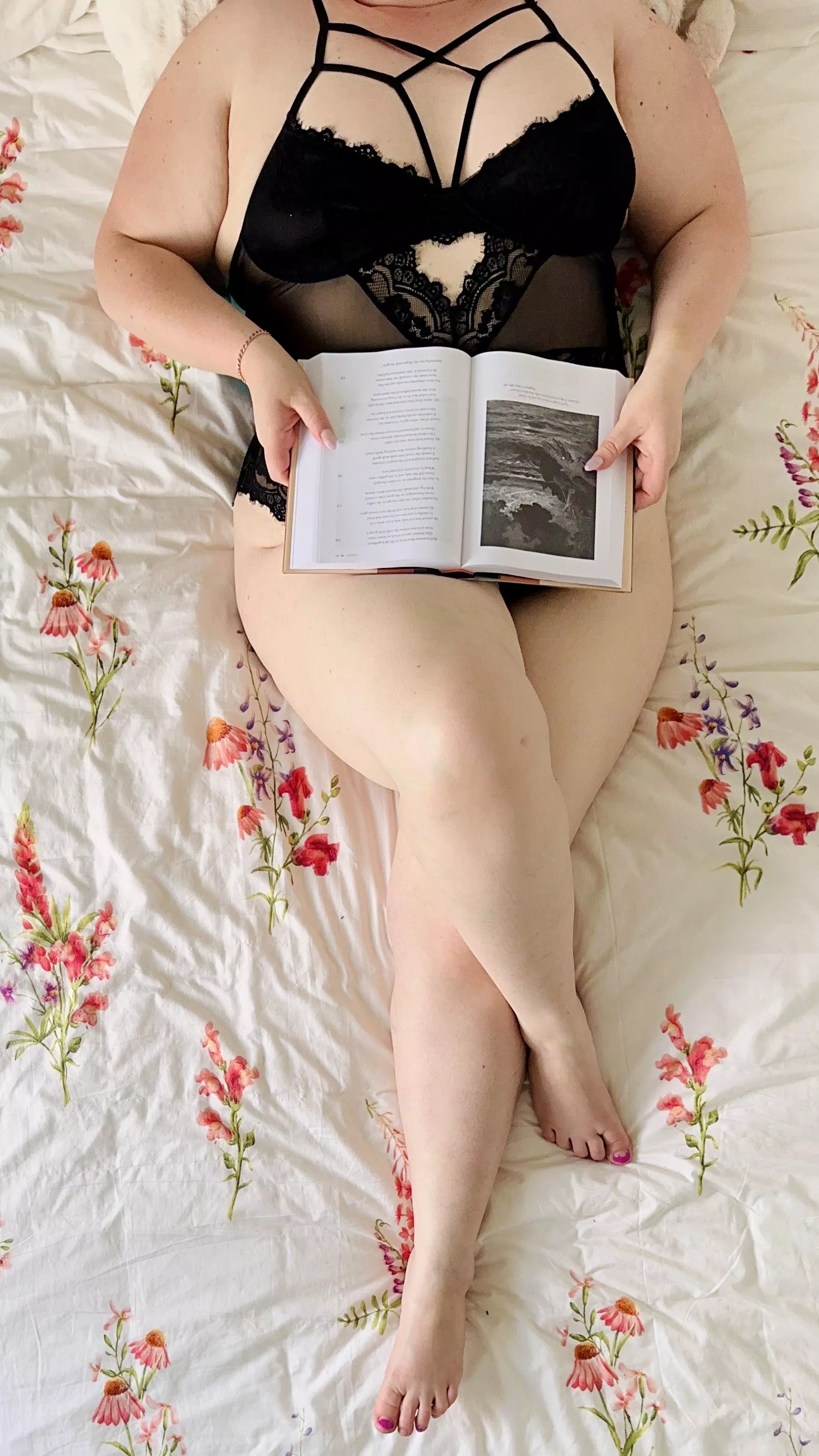 Dressed up and alone posted by cutpaperhearts