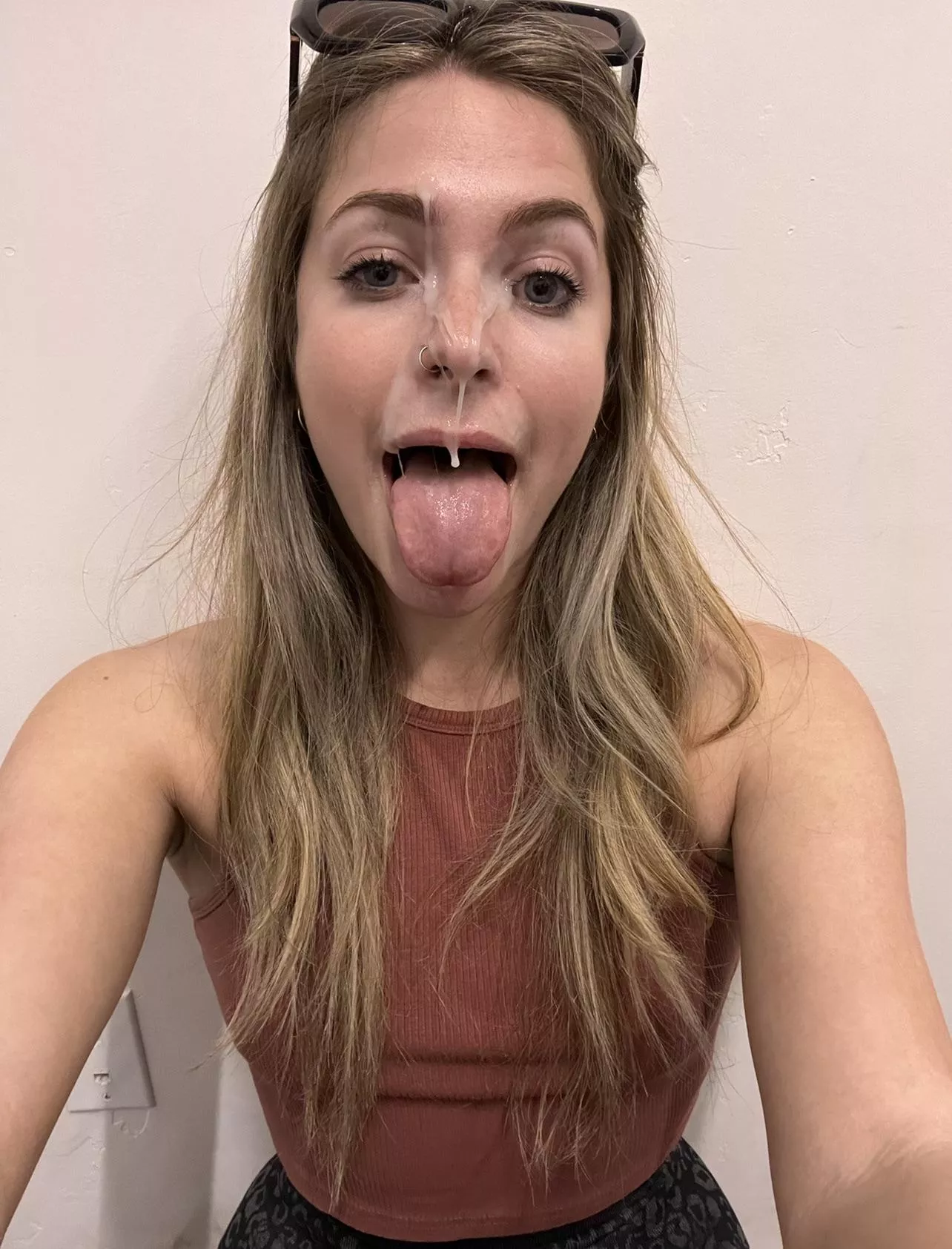 Facials in the office are so much hotter posted by jessnjamez