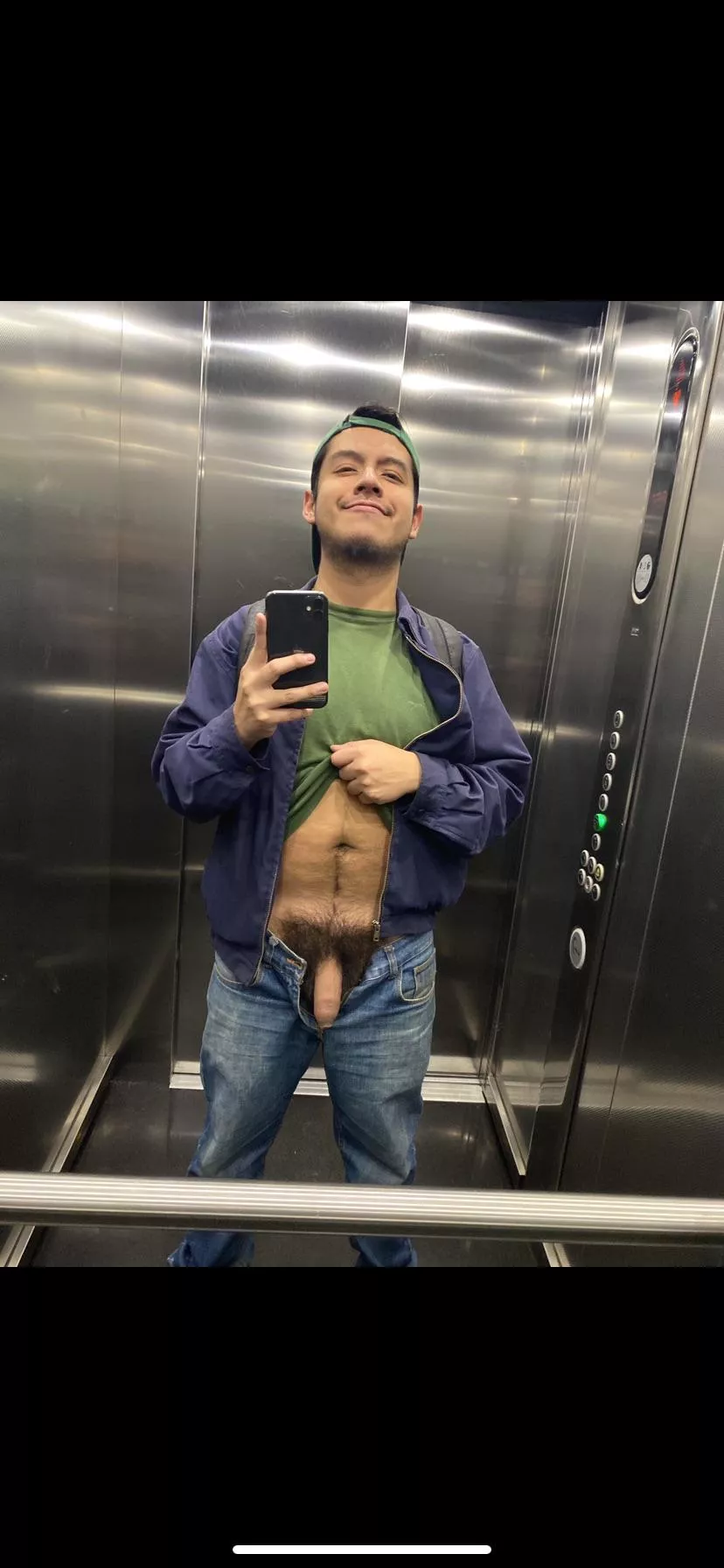 Full bush in public posted by CamoteThrowaway