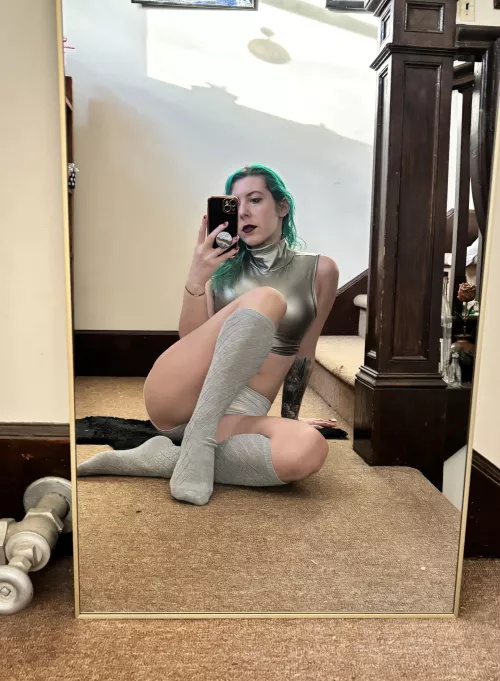 Gray all the way up by sirenskiss3