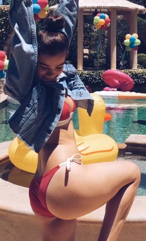 Hailee Steinfeld by elizabetholsen007