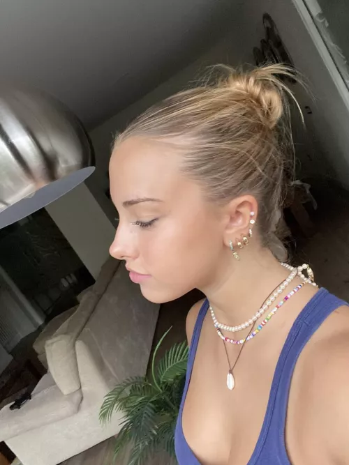 Hey new here😁 by LittleTats