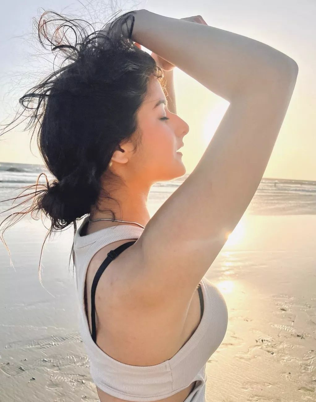 Hot bra straps... posted by [deleted]