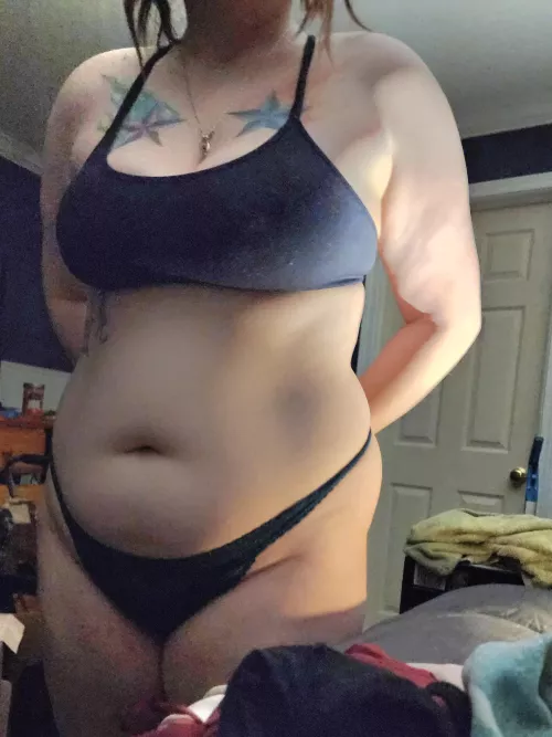 I am thick hehe by Sweet-Peach39