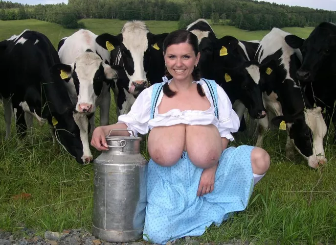 I feel very well that behind Milena there are several who are jealous of her breast attributes , aren't they ? by milvelb