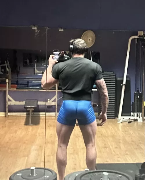 I squat by jacksonGaines