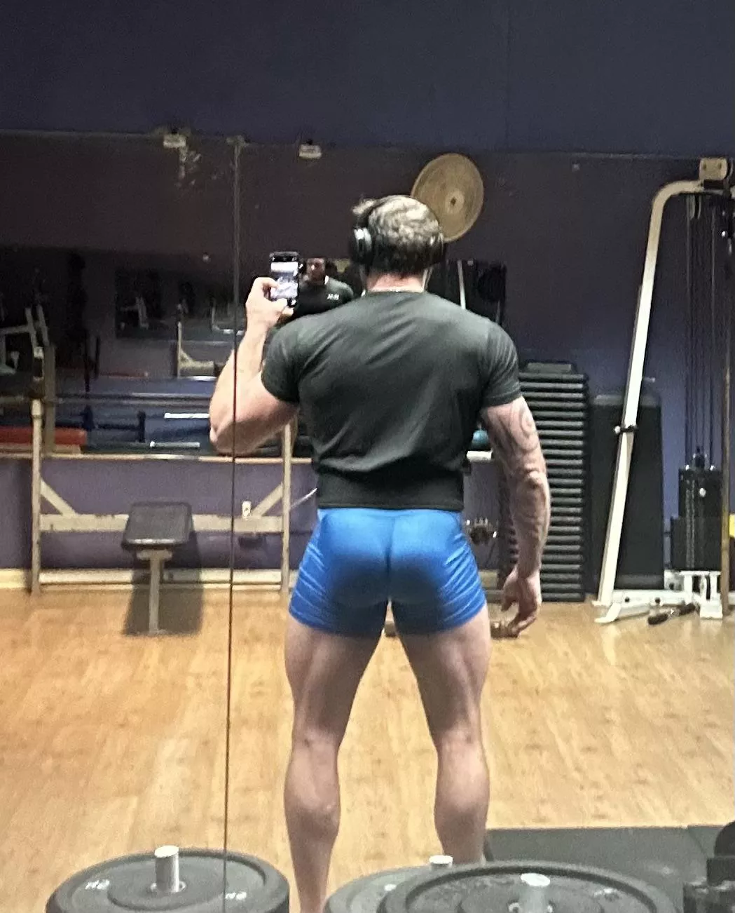 I squat posted by jacksonGaines