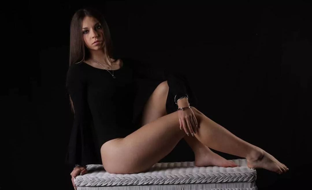 Iris Corbetti posted by Zmax689