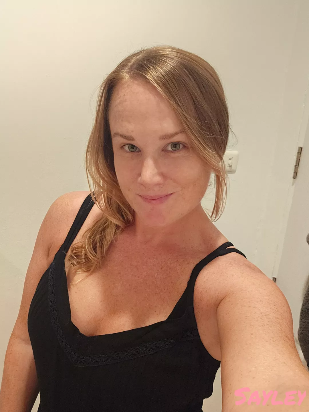 [IRTR] would you take me out for dinner? posted by Sayleywayley