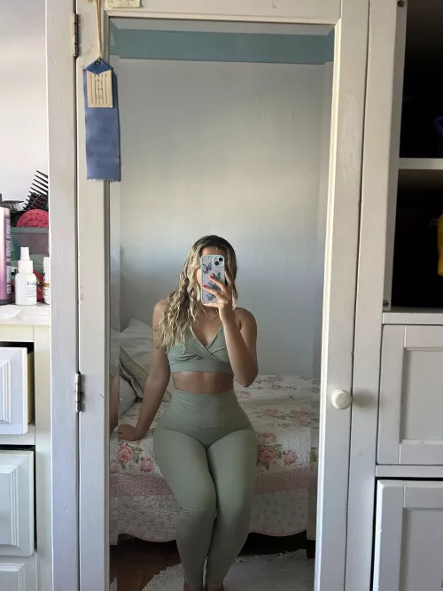 Is green your new favorite color? by ripemangobaby