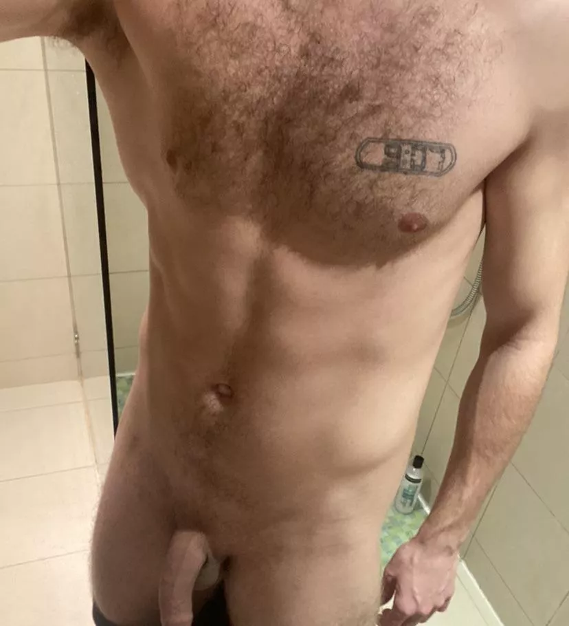 Just before my straight roommate walked in on me and looked at my meat, went red and tried to make a no homo joke 🤣 posted by Captaincurve907