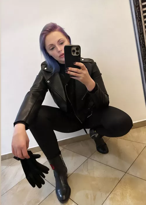 Leather jacket: my fashion armour. by theinkedsiren1