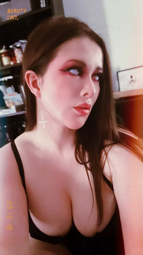 Looking for a gamer gf? by larkinlovexxx