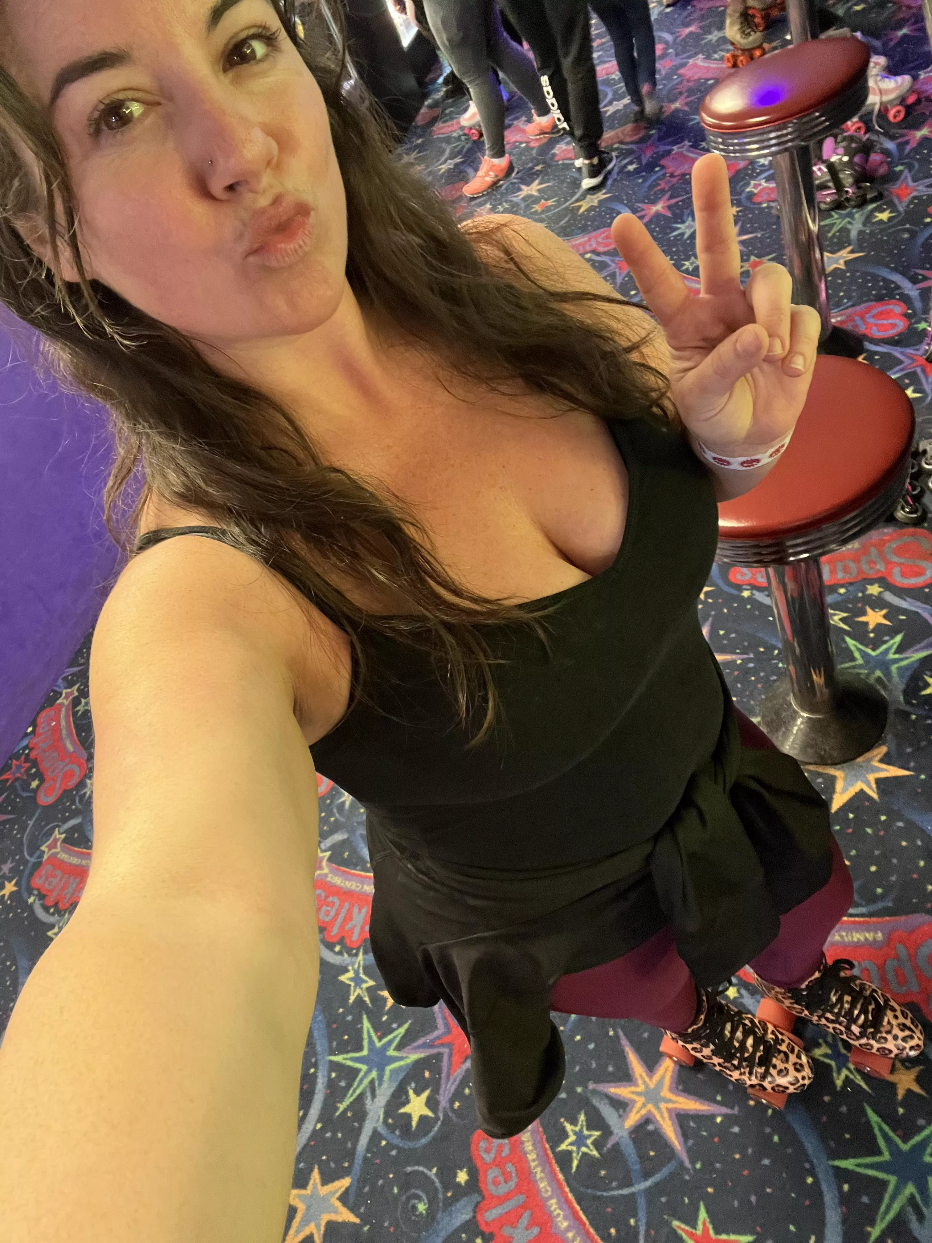 Looking for my skater boy posted by HelloLanna_XO