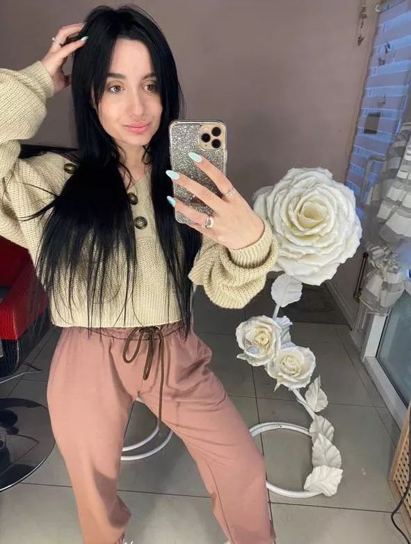 mood to take 1000 photos in the mirror posted by Marguerite_Rossi