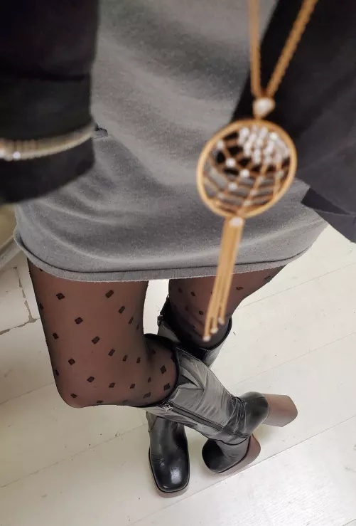 My favorite pair of boots.. by popruzhinka