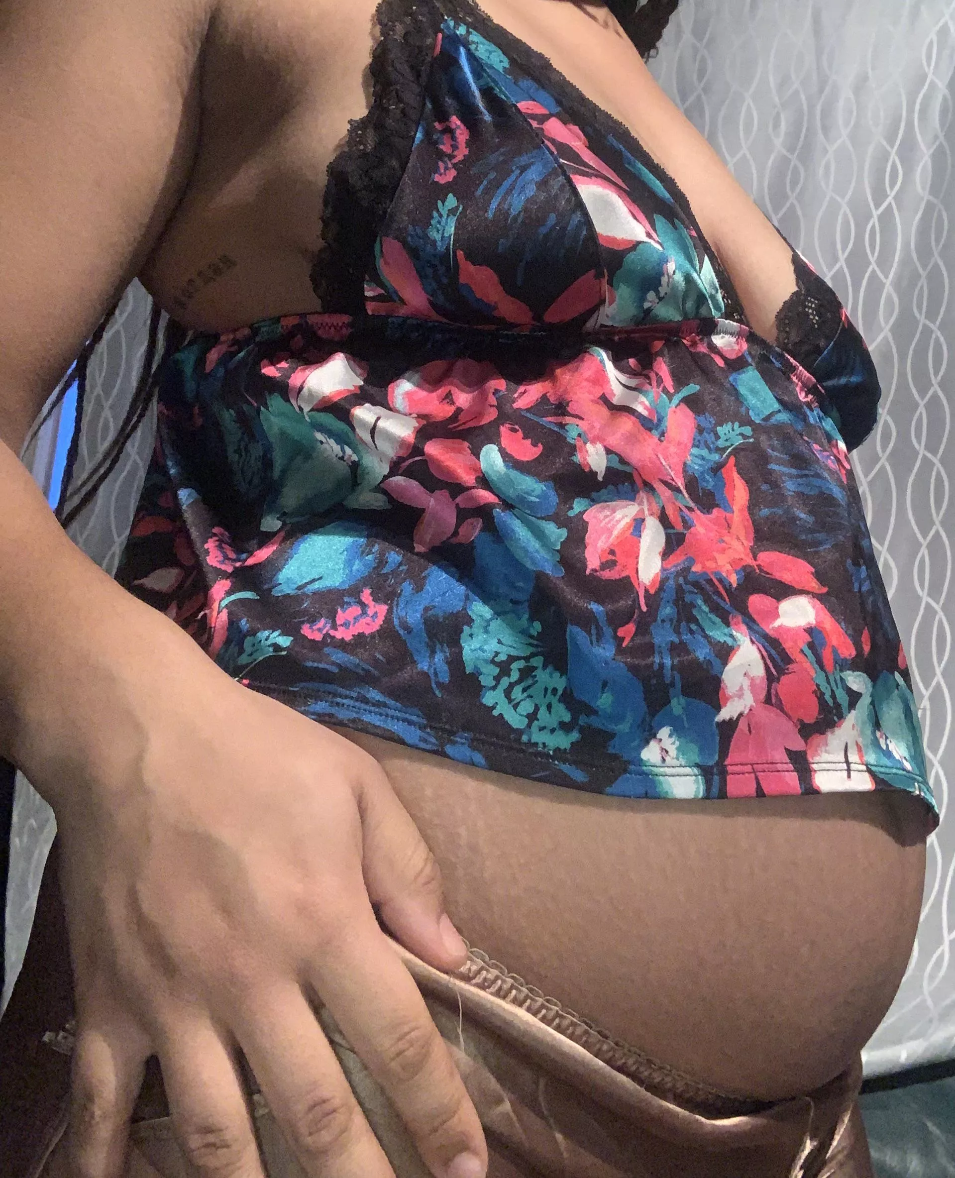 My pregnant belly is growing so fast posted by Dominiqueskye