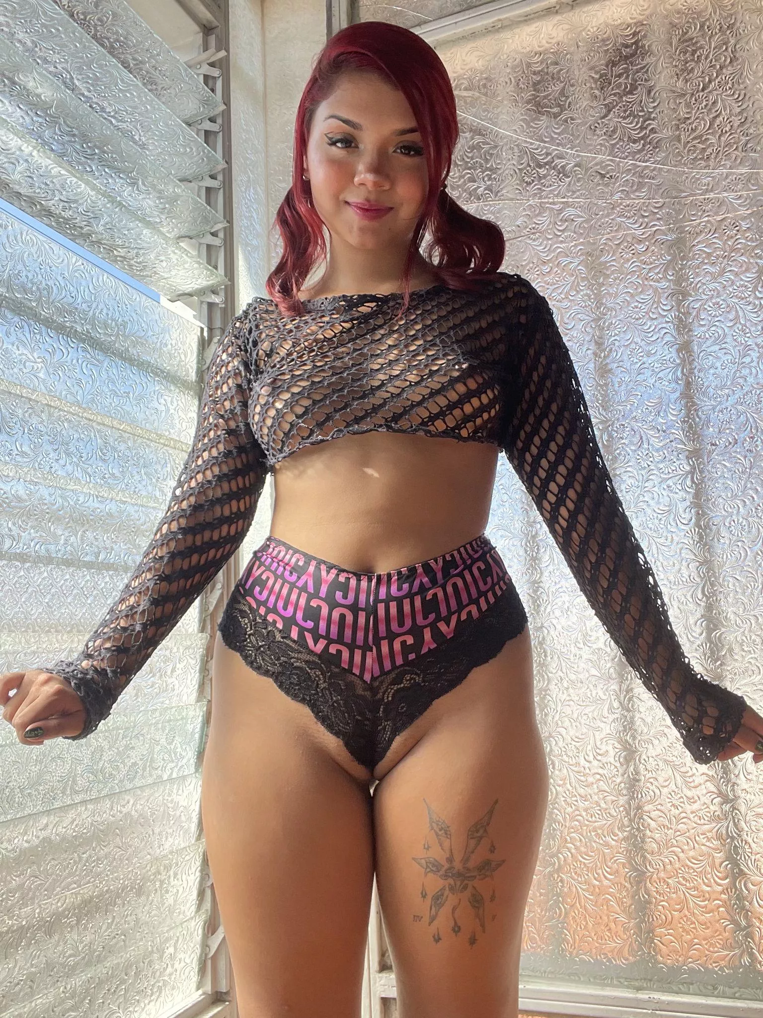 My pussy can swallow anyithing ;) posted by Yoisnia