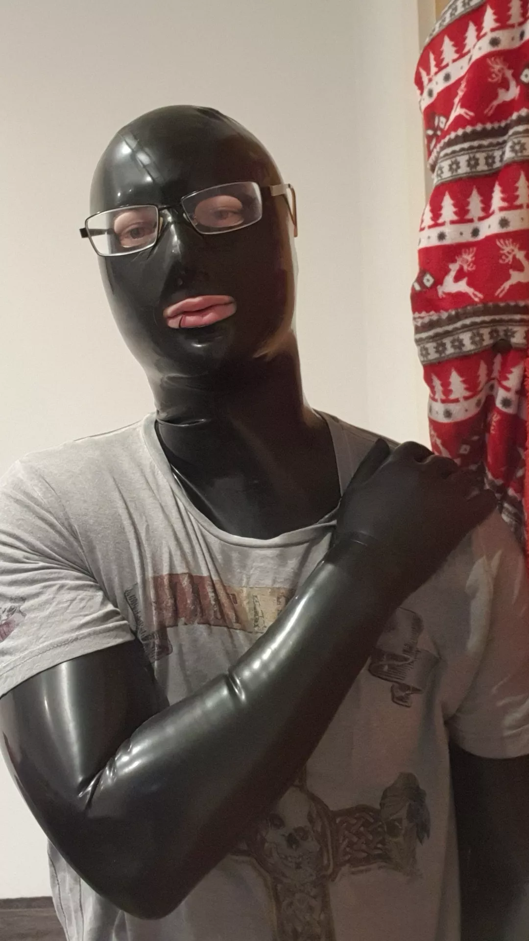No one will know I'm waering latex under my normal clothes. posted by WasabiExpensive3574