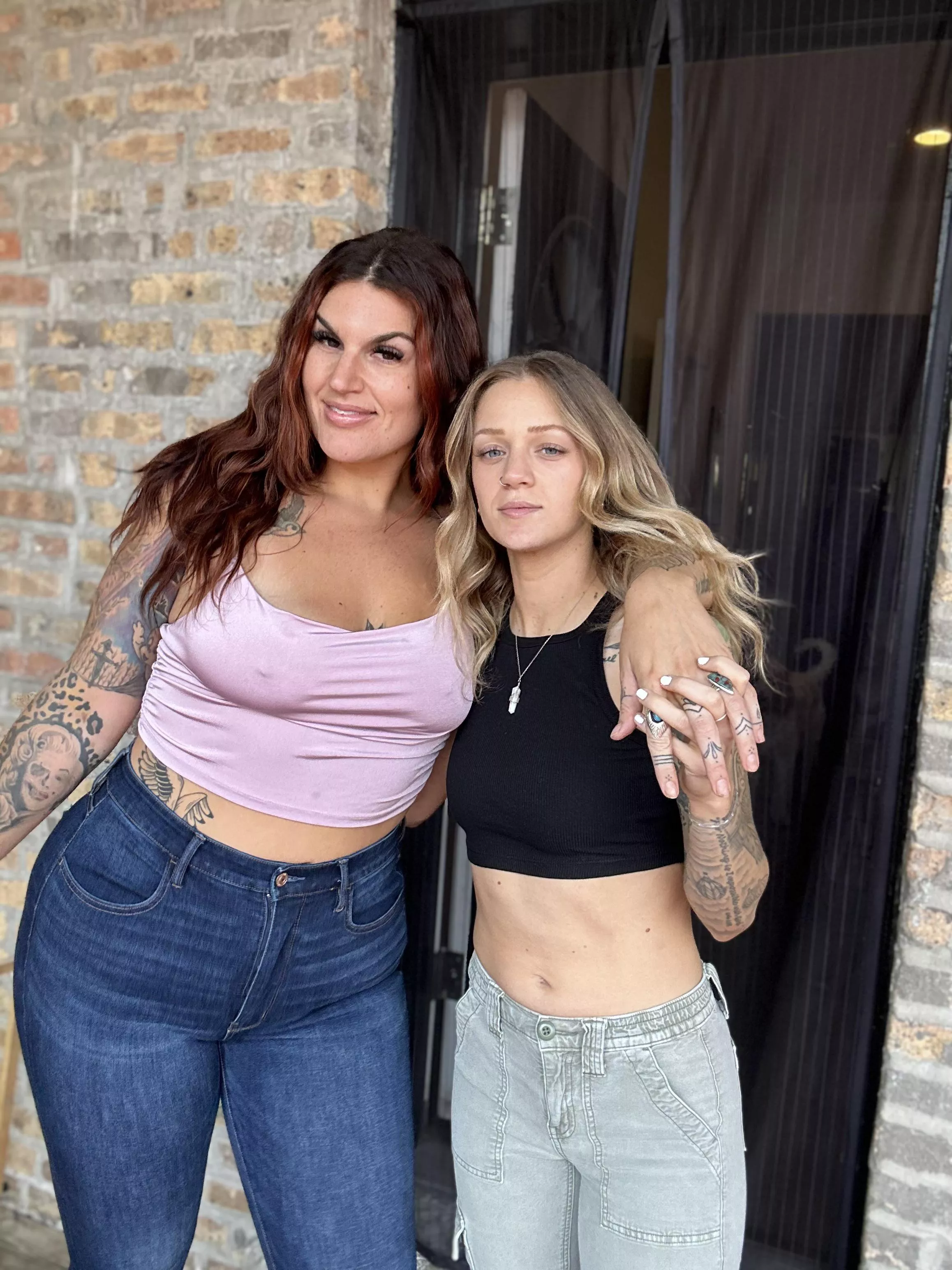 💗 or 🖤 posted by friendshiphullabalo_