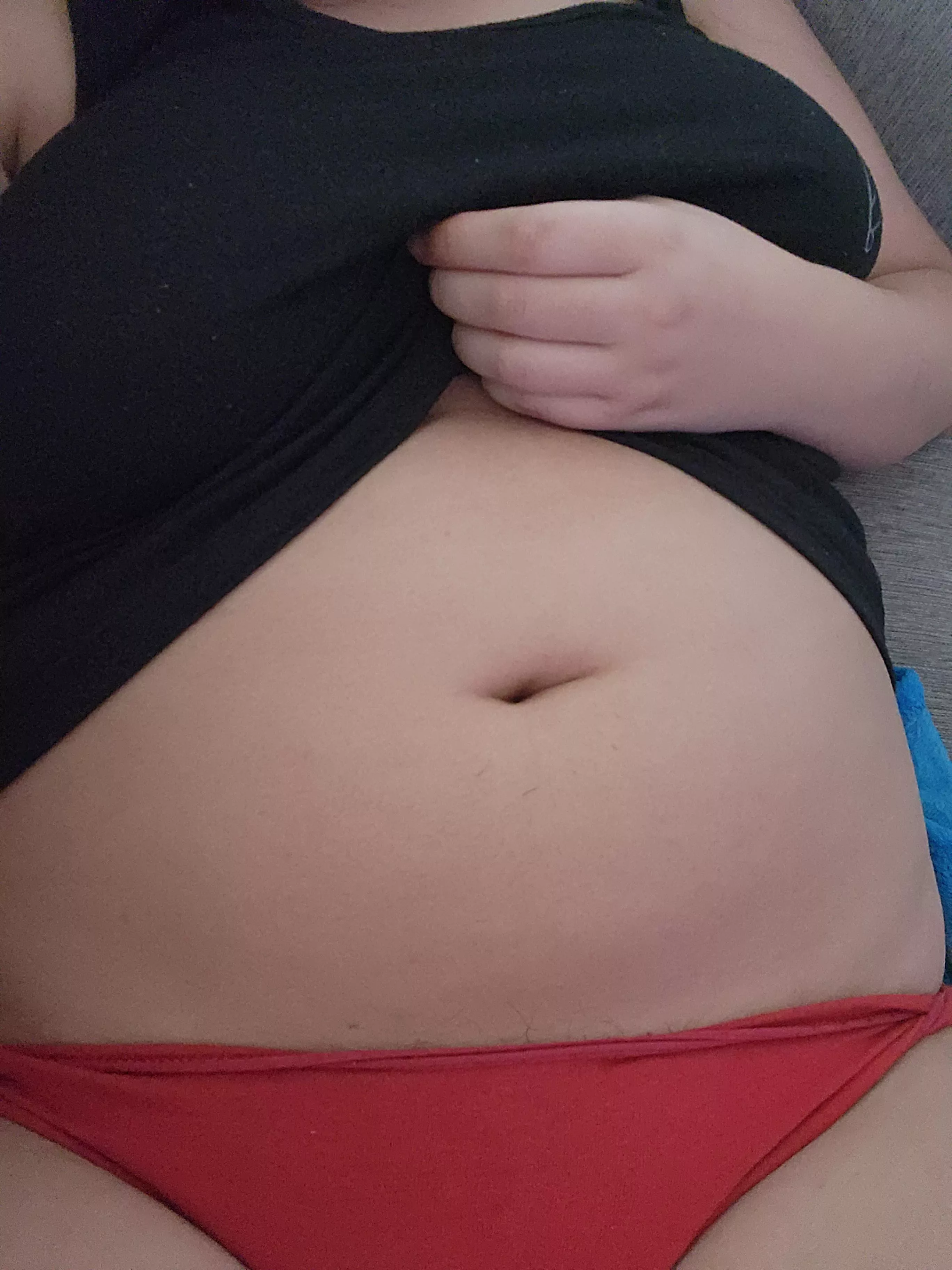 Perfect bellybutton posted by abbysweet_