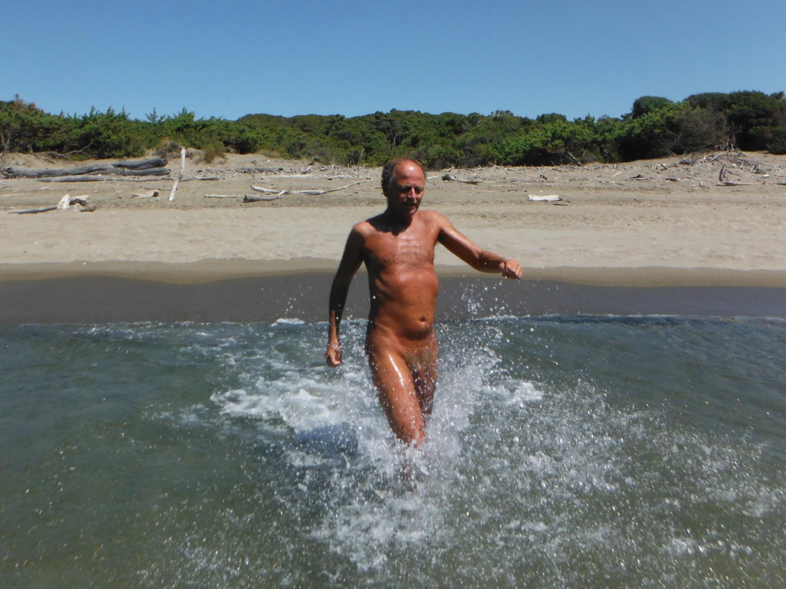 Spiaggia Libera Feniglia posted by ImaginaryExchange816